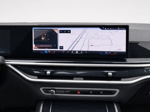 Certified 2024 BMW X7 xDrive40i w/ M Sport Package AWD/4WD image 32