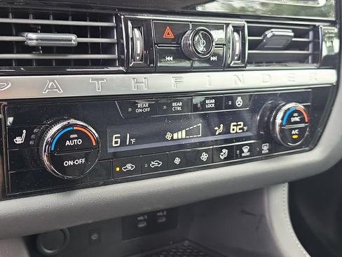 Certified 2026 Nissan Pathfinder SL FWD image 26