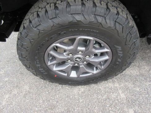 New 2025 Ford Bronco Badlands image 9