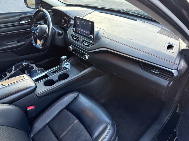 Used 2022 Nissan Altima 2.5 SR w/ Midnight Edition Package FWD image 15