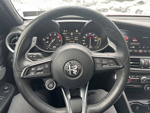 Used 2023 Alfa Romeo Giulia Veloce image 15