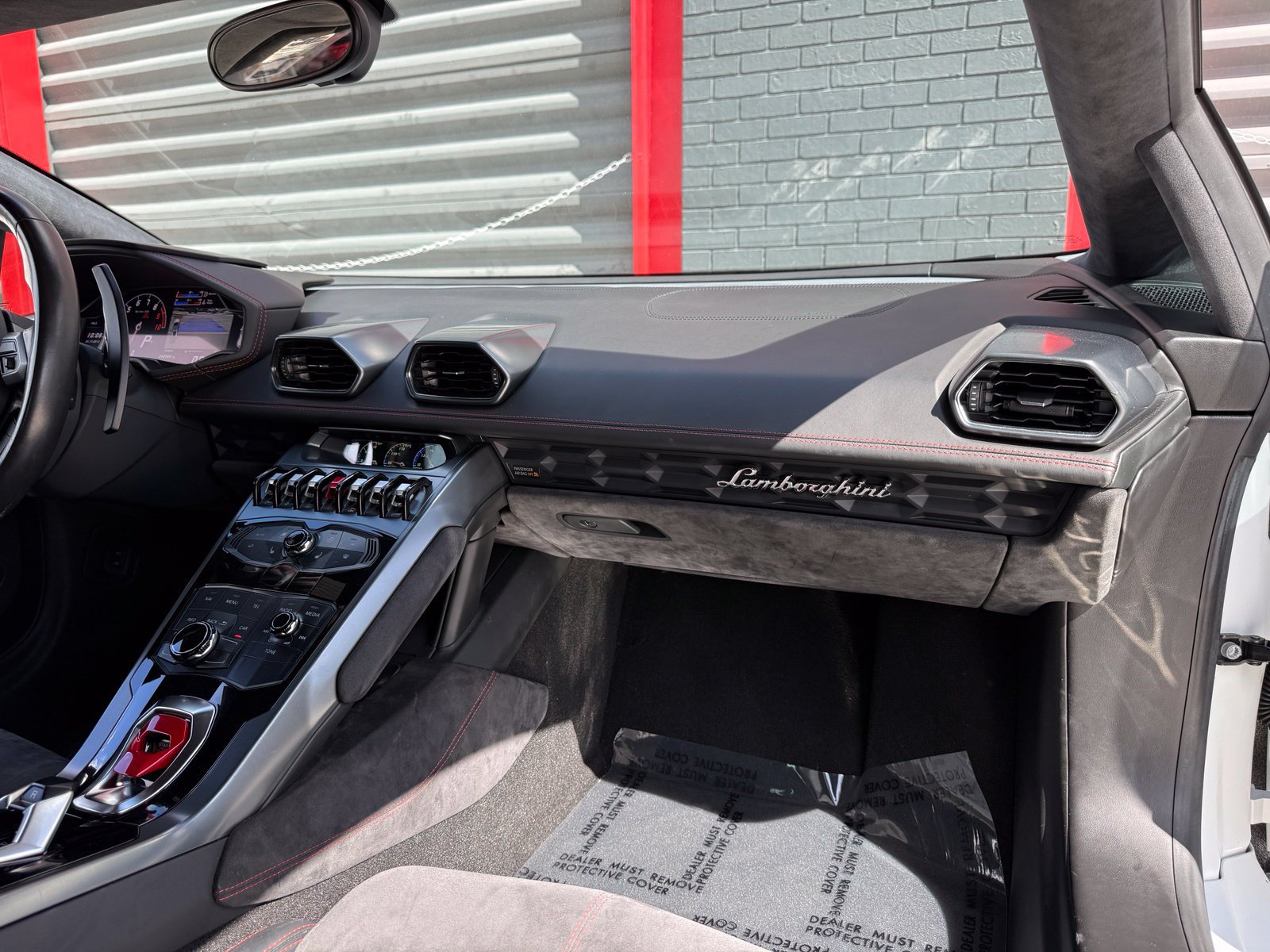 Used 2015 Lamborghini Huracan LP 610-4 AWD/4WD image 28