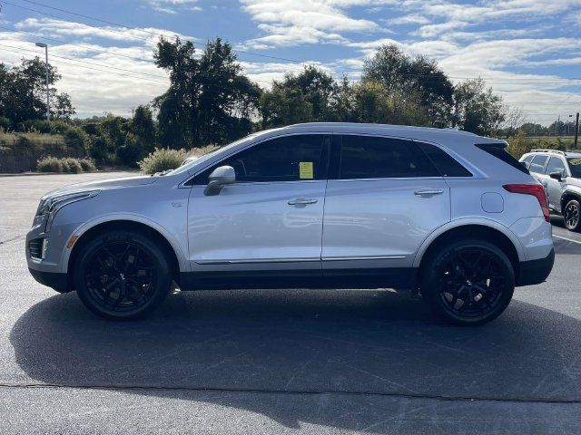 Used 2017 Cadillac XT5 Luxury w/ Driver Awareness Package FWD image 4