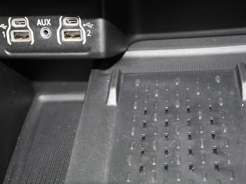 Used 2025 Dodge Durango GT AWD/4WD image 41