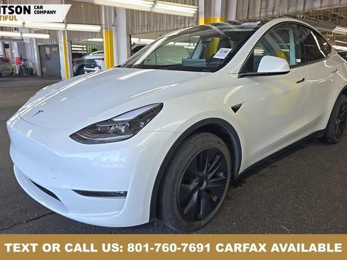 Used 2024 Tesla Model Y Long Range AWD/4WD image 1