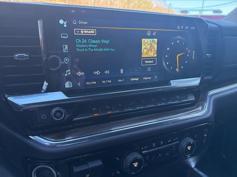 Used 2024 Chevrolet Silverado 1500 LT Trail Boss w/ LT Trail Boss Premium Package image 21