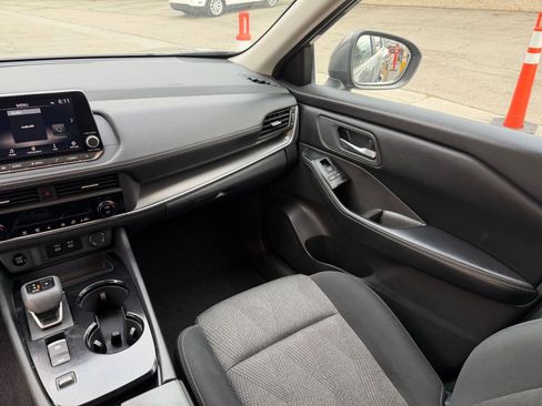 Used 2025 Nissan Rogue SV FWD image 37