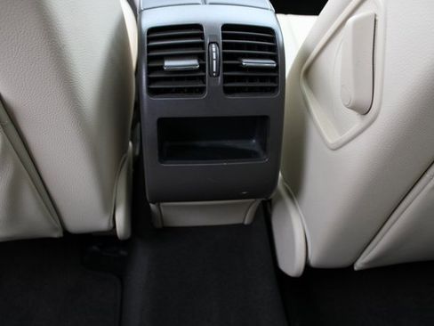 Used 2015 Mercedes-Benz GLK 350 4MATIC image 34