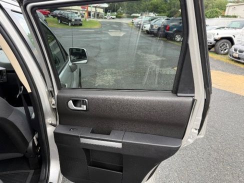 Used 2011 Mitsubishi Endeavor LS image 20