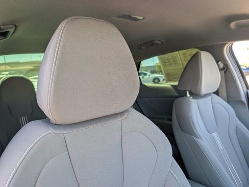 Used 2024 Hyundai Elantra SEL FWD image 3