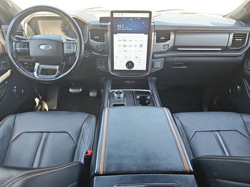 Used 2024 Ford Expedition Platinum RWD image 9