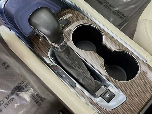 Used 2024 Chevrolet Malibu LT image 19