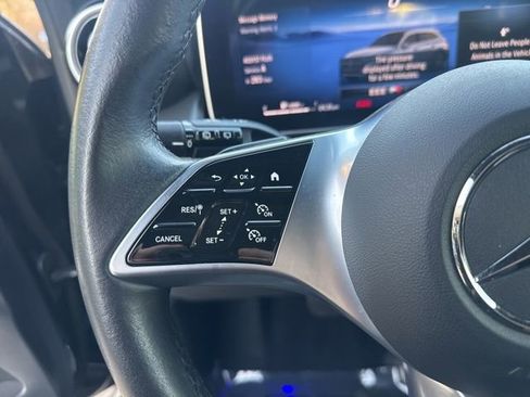 Used 2024 Mercedes-Benz GLC 300 4MATIC image 17