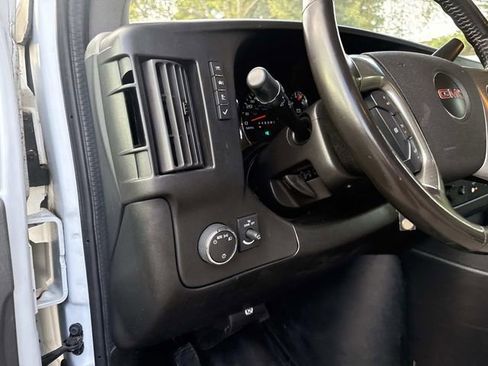 Used 2018 GMC Savana 2500 w/ Enhanced Convenience Package image 24