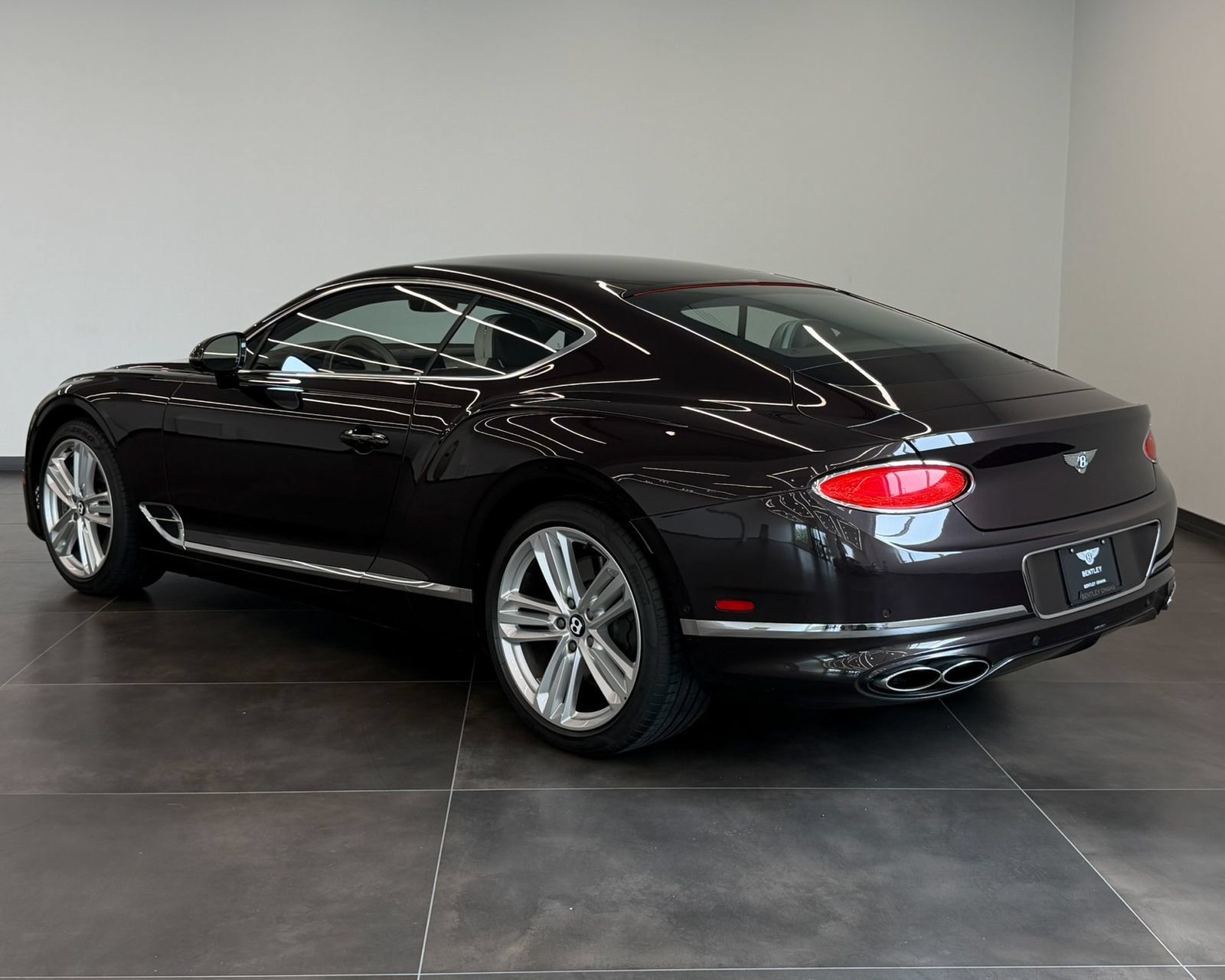 Used 2023 Bentley Continental GT V8 AWD/4WD image 3