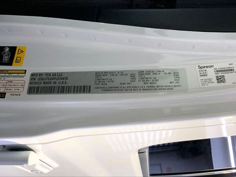 Used 2023 Jeep Gladiator Mojave w/ Cold Weather Group image 34