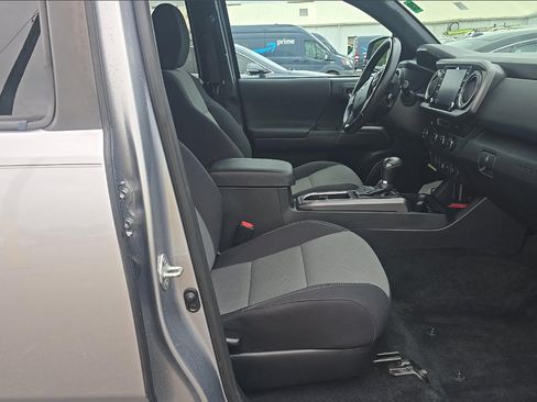 Used 2021 Toyota Tacoma TRD Off-Road RWD image 9