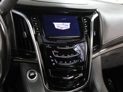 Used 2020 Cadillac Escalade ESV Platinum w/ Escalade Sport Edition image 11