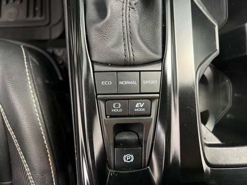 Used 2025 Toyota Camry SE image 41