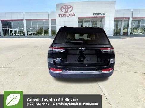 Used 2022 Jeep Grand Cherokee Limited 4xe image 11