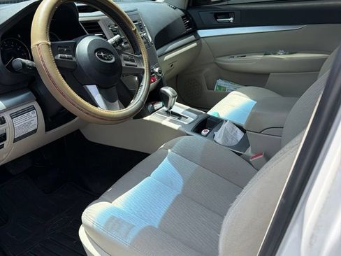 Used 2011 Subaru Outback 2.5i Premium w/ Popular Equipment Group 1A AWD/4WD image 5