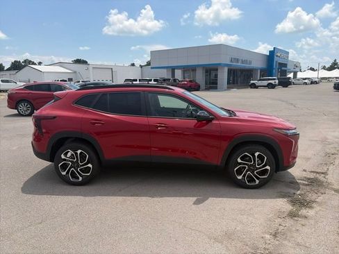 New 2026 Chevrolet Trax RS w/ Driver Confidence Package FWD image 7