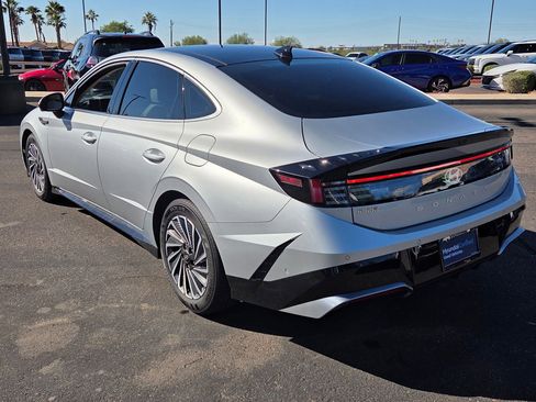 Used 2025 Hyundai Sonata Limited image 8