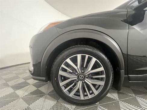 Used 2021 Nissan Kicks SV FWD image 23