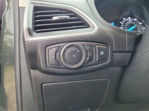 Used 2024 Ford Edge SEL image 16