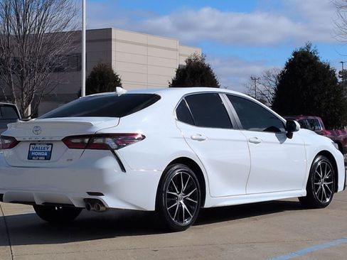 Used 2024 Toyota Camry SE image 5