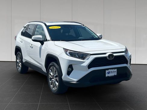 Used 2019 Toyota RAV4 XLE Premium w/ Cold Weather Package AWD/4WD image 7