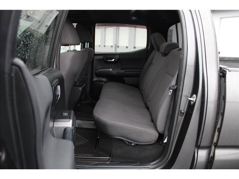 Used 2017 Toyota Tacoma TRD Off-Road w/ Premium & Technology Package image 12