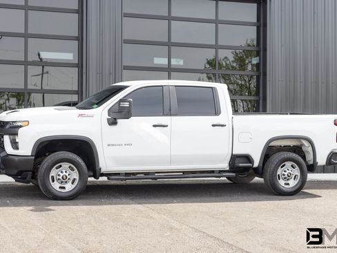 Used 2022 Chevrolet Silverado 2500 W/T w/ WT Convenience Package AWD/4WD image 3
