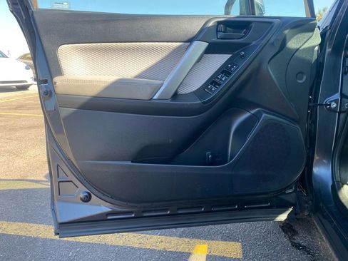 Used 2017 Subaru Forester 2.5i Premium w/ Popular Package #2A AWD/4WD image 10