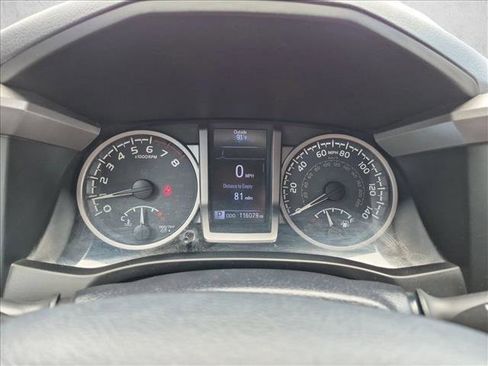 Used 2018 Toyota Tacoma SR5 RWD image 11