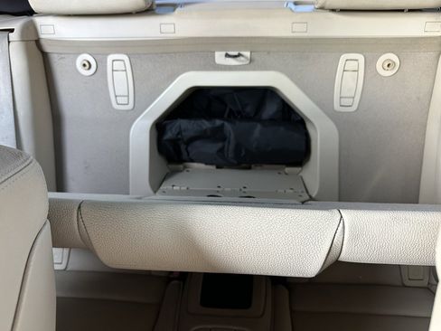 Used 2009 BMW 335i Convertible w/ Premium Pkg image 29