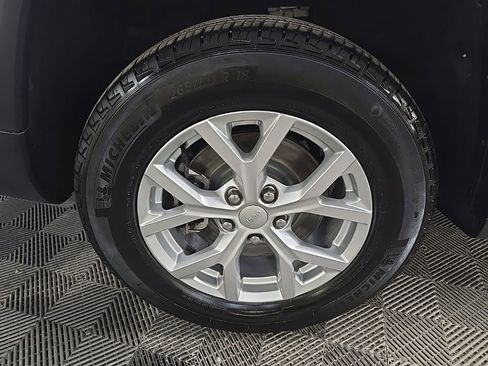 Used 2023 Jeep Grand Cherokee L Limited image 13