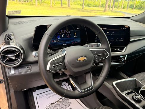 Used 2026 Chevrolet Equinox LT FWD image 15