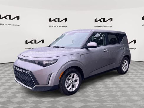 Certified 2025 Kia Soul LX w/ LX Technology Package FWD image 1