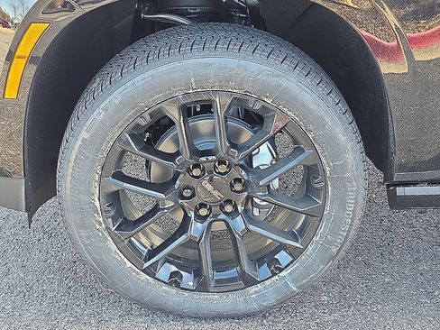 New 2026 GMC Yukon XL Denali w/ Sun & Power Step Package AWD/4WD image 7