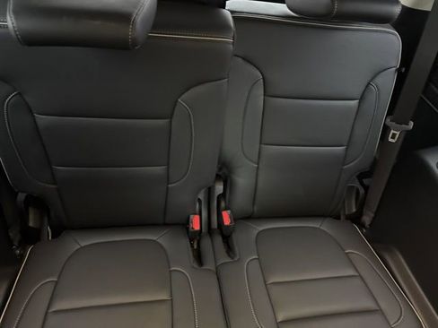 Used 2023 GMC Acadia Denali w/ Denali Ultimate Package image 13