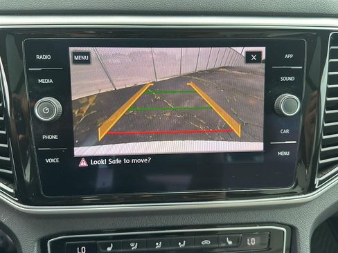 Used 2018 Volkswagen Atlas SEL AWD/4WD image 17