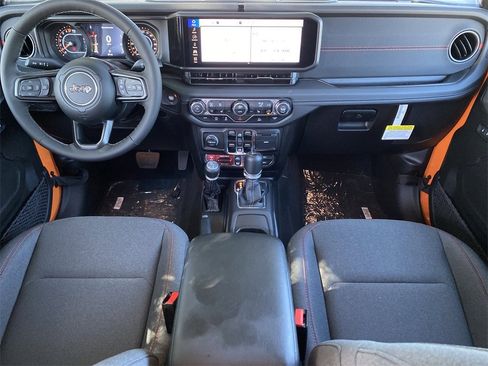 New 2025 Jeep Gladiator Rubicon w/ Convenience Group image 15
