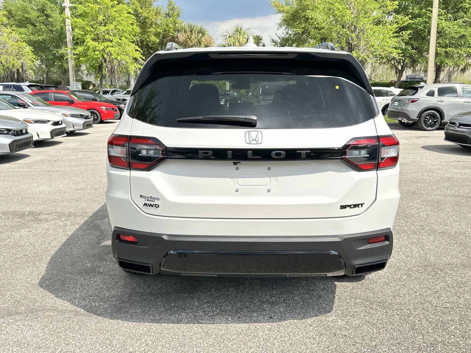 New 2026 Honda Pilot Sport image 5