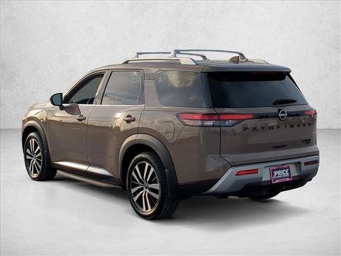 Used 2023 Nissan Pathfinder Platinum w/ Black Appearance Package AWD/4WD image 8