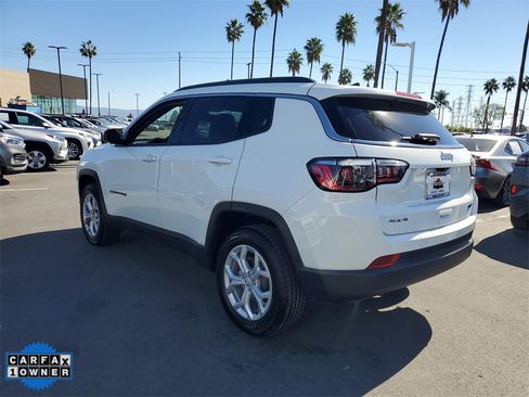 Used 2024 Jeep Compass Latitude image 3