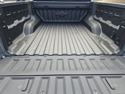 New 2026 Chevrolet Colorado Z71 w/ Technology Package image 12