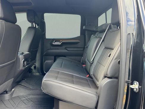 Used 2023 Chevrolet Silverado 1500 High Country w/ Technology Package AWD/4WD image 10