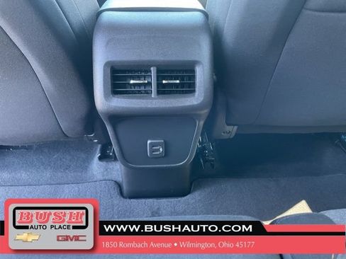 Used 2023 Chevrolet Equinox LT AWD/4WD image 24
