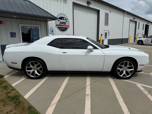 Used 2016 Dodge Challenger R/T Plus image 9